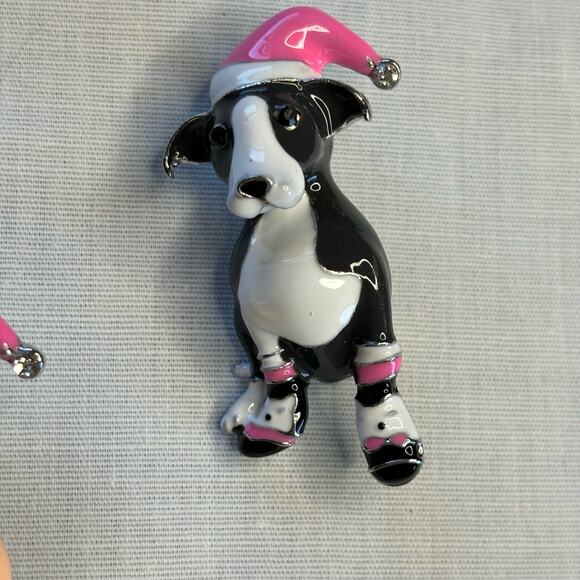 Christmas Hat Dog in Socks Pin Brooch Black or Tan Pup Dog Lover NWT - Picture 3 of 9